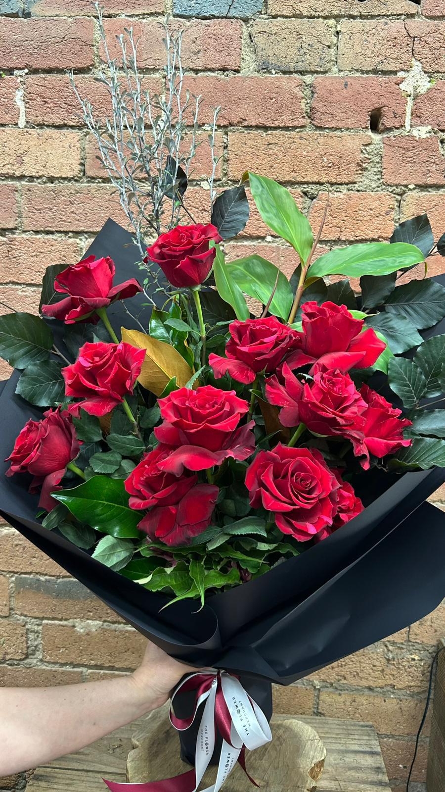 Premium Ecuadorian Rose Bouquet - Dozen Roses