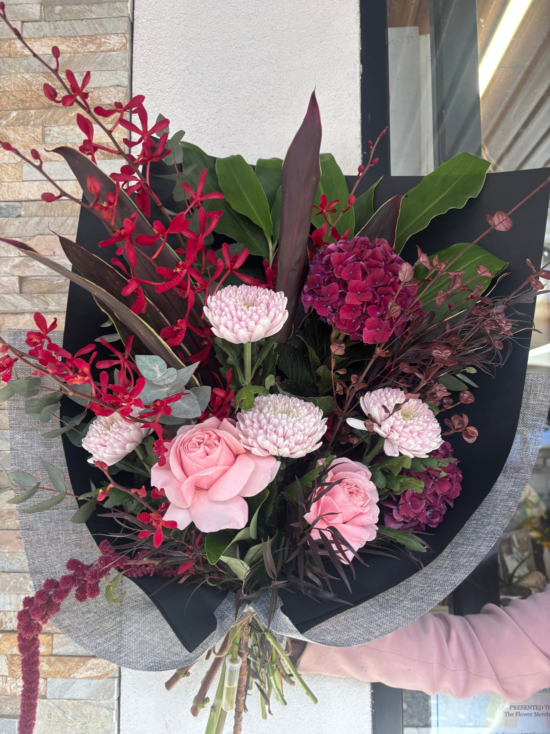 June Birth Flowers and Meanings: Rose and Honeysuckle